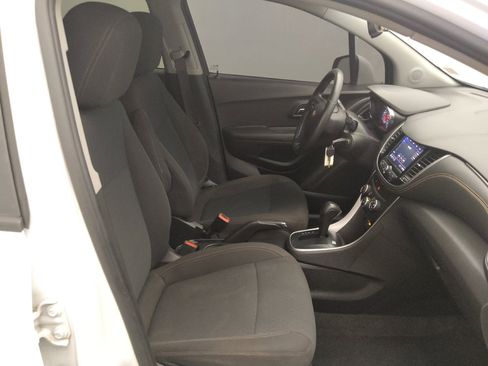 Used 2020 Chevrolet Trax LS w/ Tint and Cruise Package FWD image 21