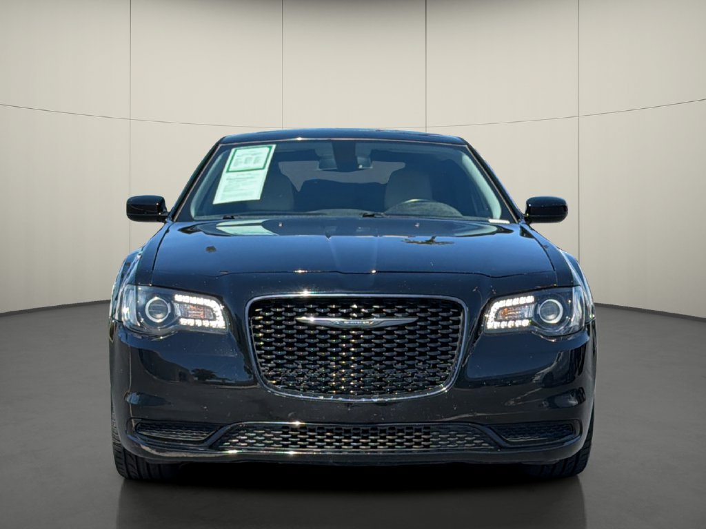 Used 2022 Chrysler 300 Touring w/ Sport Appearance Package RWD image 2