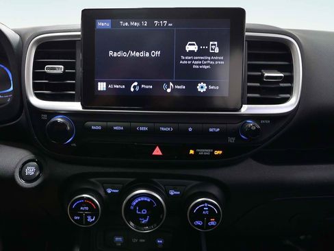 Used 2025 Hyundai Venue SEL FWD image 15