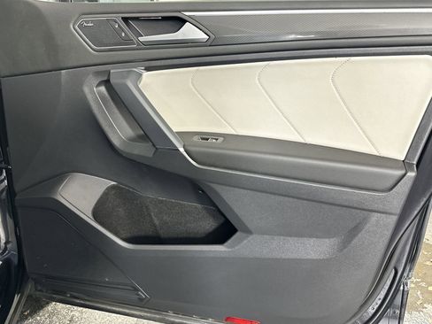Used 2020 Volkswagen Tiguan SEL Premium R-Line image 35