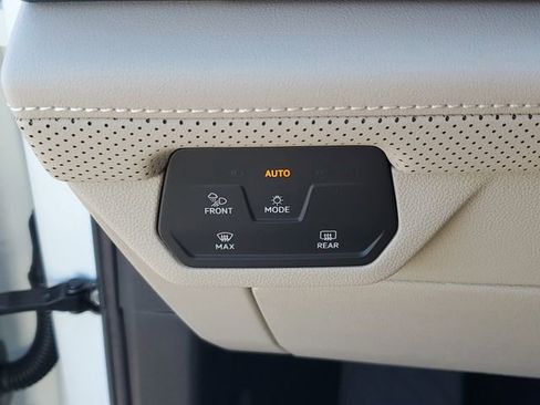 New 2026 Volkswagen Atlas SE FWD image 29