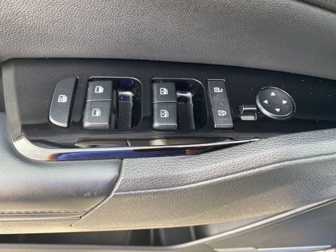 Used 2023 Kia Sportage EX AWD/4WD image 9