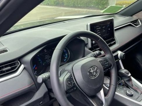 Used 2024 Toyota RAV4 SE w/ Weather & Moonroof Package AWD/4WD image 13