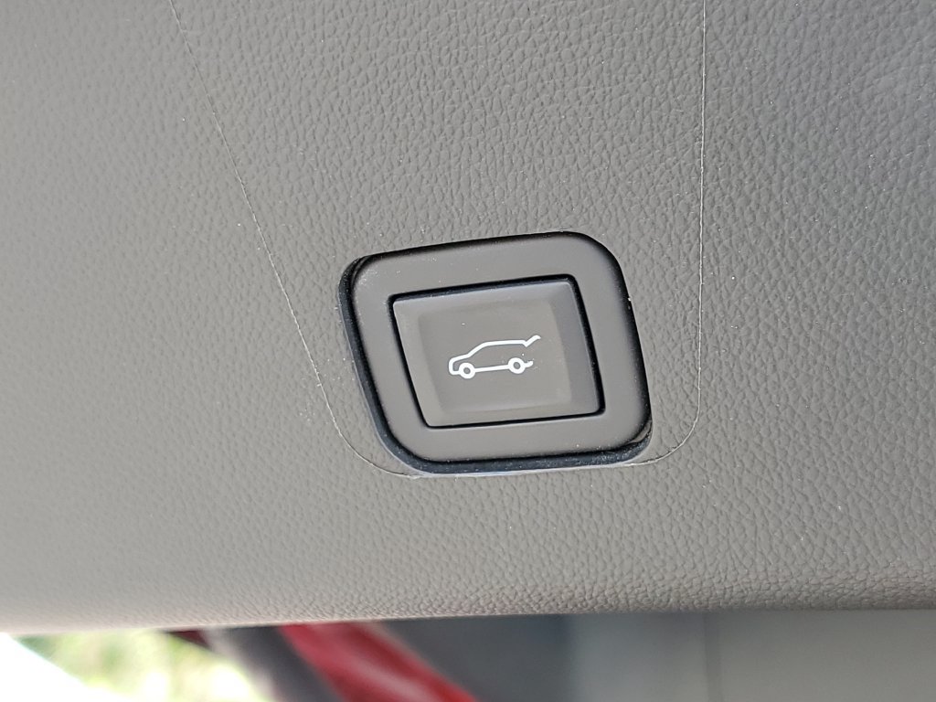 Used 2023 Chevrolet Traverse RS w/ LPO, Floor Liner Package AWD/4WD image 10