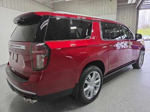 Used 2024 Chevrolet Suburban High Country AWD/4WD image 7