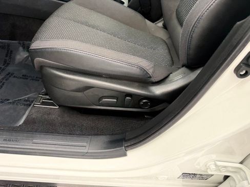 Used 2025 Subaru Forester Premium w/ Convenience Package #2 AWD/4WD image 12