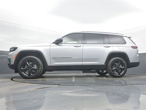New 2025 Jeep Grand Cherokee L Limited image 49