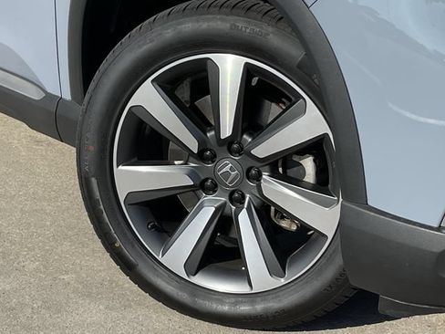 Certified 2024 Honda Pilot Touring image 10