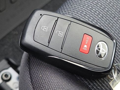 New 2026 Toyota Prius LE image 32