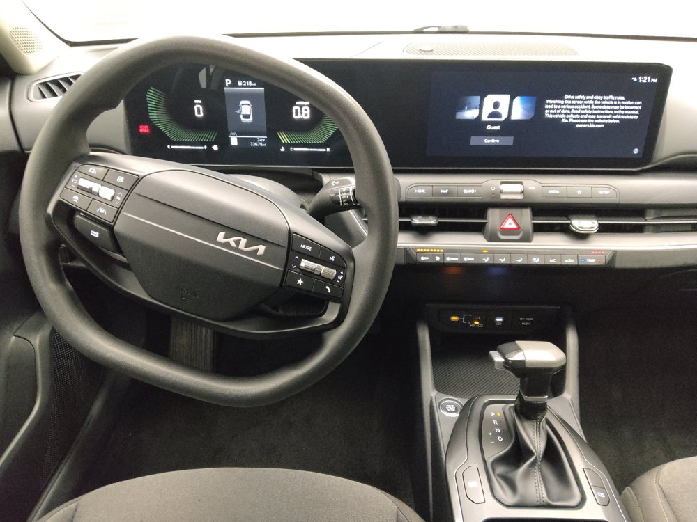 Used 2025 Kia K4 FWD image 22
