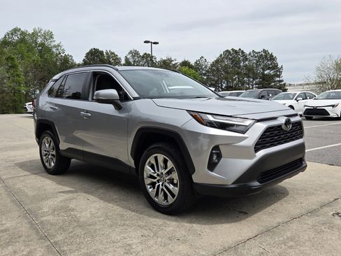 Used 2023 Toyota RAV4 XLE Premium image 1