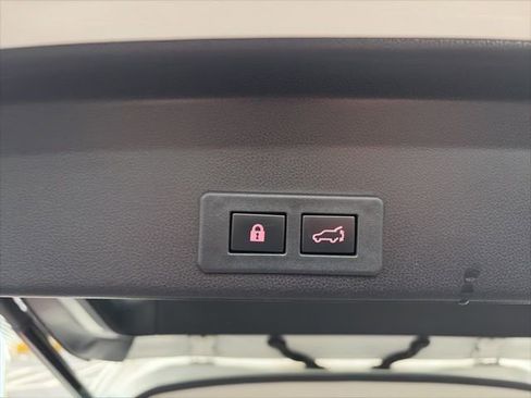 Used 2022 Subaru Ascent Limited w/ Technology Package image 35