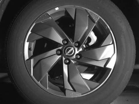 Used 2025 Nissan Rogue SV FWD image 11