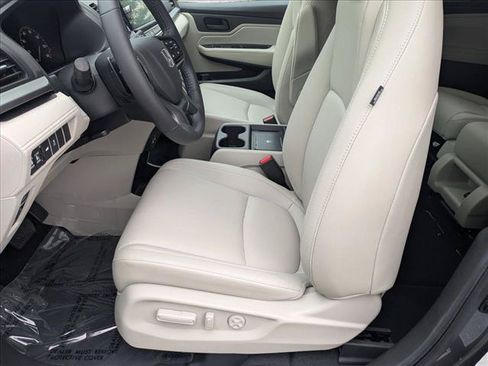 Certified 2026 Honda Odyssey EX-L image 16