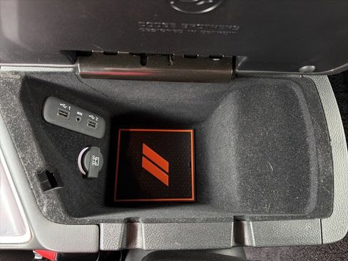 Used 2020 Dodge Challenger SXT image 33