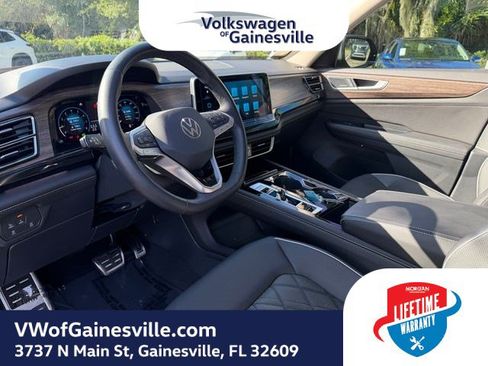 Certified 2025 Volkswagen Atlas SEL Premium R-Line AWD/4WD image 20