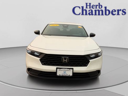 Used 2024 Honda Accord Sport image 2