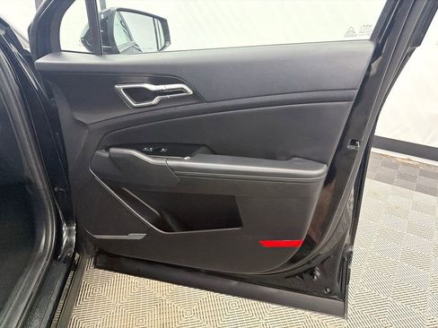 Used 2025 Kia Sportage EX image 14