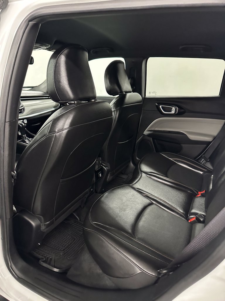 Used 2023 Jeep Compass Limited AWD/4WD image 24