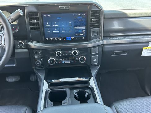 Used 2025 Ford F250 Lariat AWD/4WD image 17