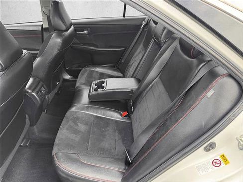 Used 2015 Toyota Camry XSE FWD image 18