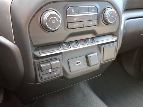 Certified 2019 Chevrolet Silverado 1500 Custom Trail Boss w/ Custom Convenience Package AWD/4WD image 18
