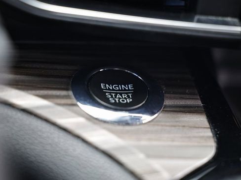 Used 2022 Ford Explorer Limited w/ Equipment Group 301A image 34