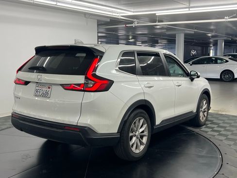 Used 2023 Honda CR-V EX image 4