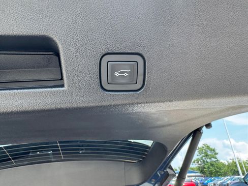 Certified 2025 GMC Acadia Denali w/ Super Cruise Package image 14