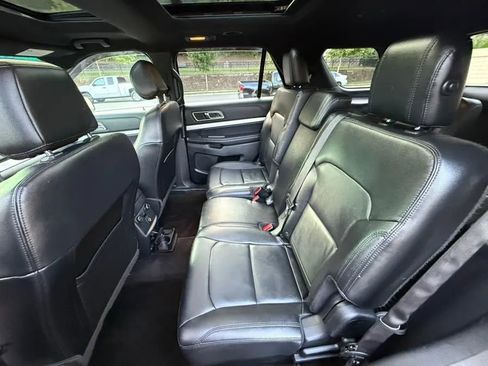 Used 2016 Ford Explorer XLT w/ Equipment Group 202A image 17