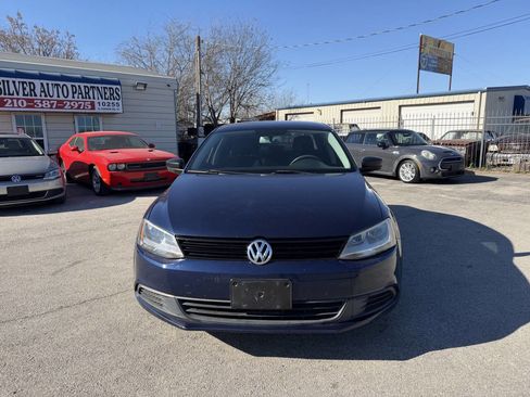 Used 2013 Volkswagen Jetta S image 2