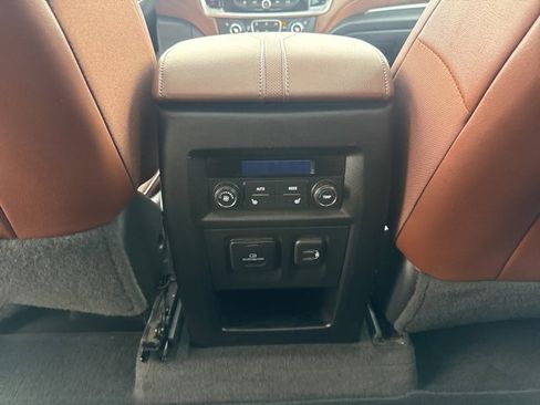 Used 2020 Chevrolet Traverse High Country image 32