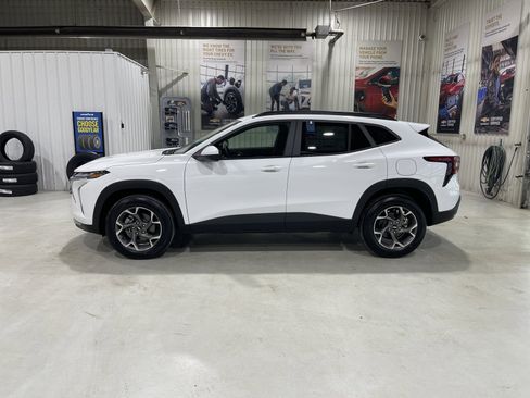 New 2026 Chevrolet Trax LT w/ Driver Confidence Package FWD image 15