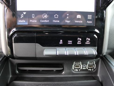 Used 2023 RAM 1500 Laramie AWD/4WD image 29