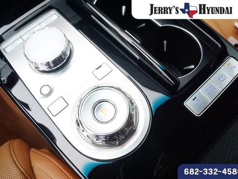 Used 2025 Genesis G80 2.5T image 12