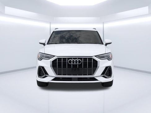 Used 2024 Audi Q3 2.0T Premium Plus w/ Premium Plus Package AWD/4WD image 5