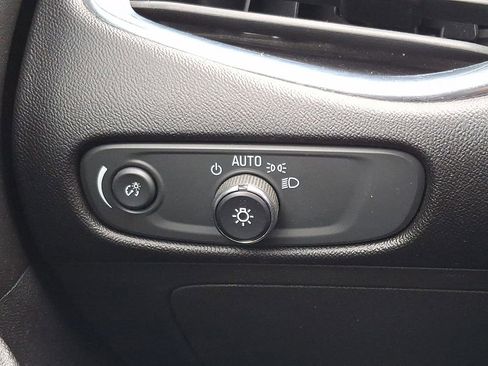 Used 2019 Chevrolet Malibu LT w/ Driver Confidence Package II image 25