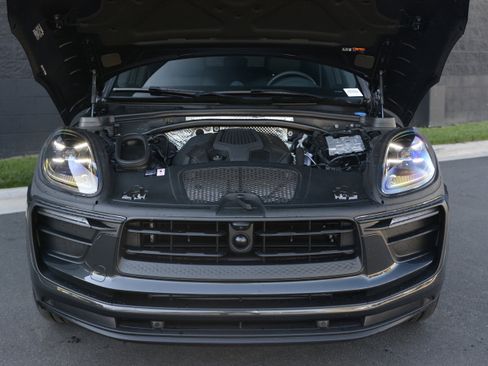 Certified 2026 Porsche Macan image 42