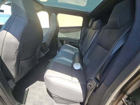 Used 2024 Tesla Cybertruck AWD Crew Cab image 9