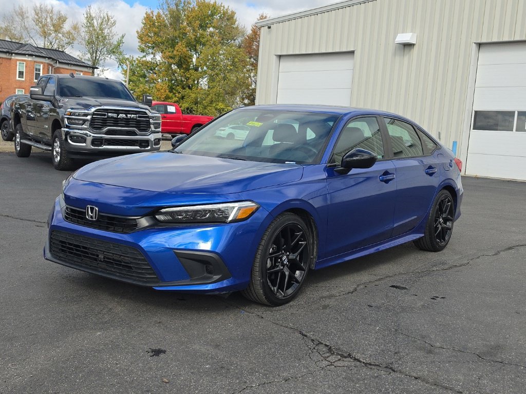 Used 2023 Honda Civic Sport image 3