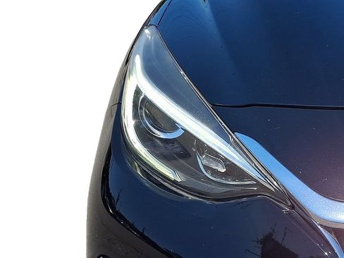 Used 2018 INFINITI QX30 Premium w/ Navigation Package AWD/4WD image 10