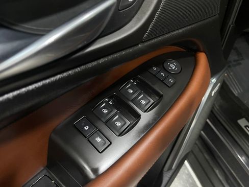 Used 2016 Cadillac Escalade ESV Luxury image 14