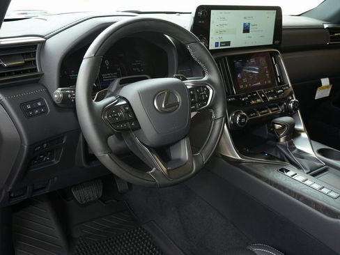 Used 2026 Lexus LX 600 4WD w/ Appearance Package image 8