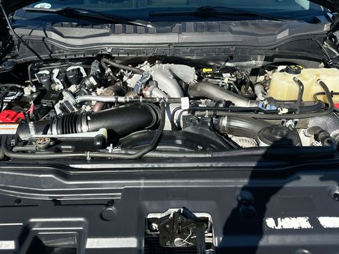 Used 2021 Ford F450 Lariat w/ Lariat Value Package image 40