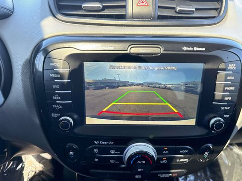 Used 2016 Kia Soul + w/ Primo Package FWD image 23