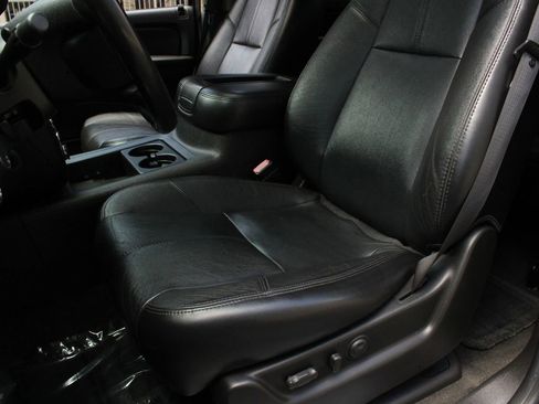 Used 2007 Chevrolet Avalanche LT w/ LT Preferred Equipment Group AWD/4WD image 17
