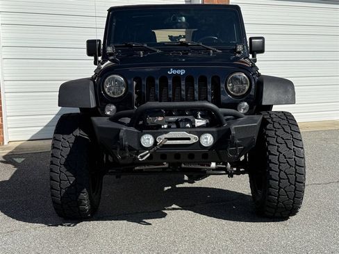 Used 2015 Jeep Wrangler Unlimited Rubicon w/ Dual Top Group AWD/4WD image 10