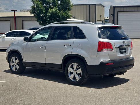 Used 2013 Kia Sorento EX w/ EX V6 Premium Pkg AWD/4WD image 3