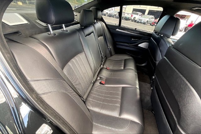 Used 2014 BMW M5 RWD image 29