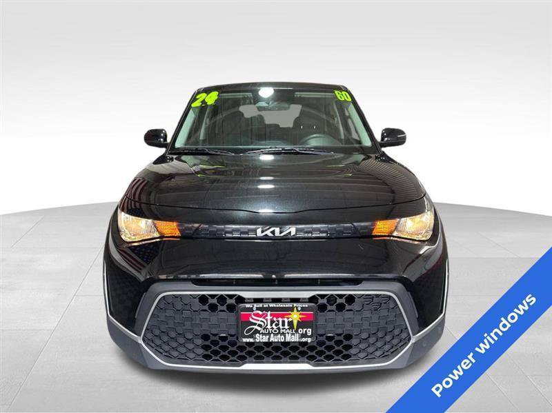 Used 2024 Kia Soul LX w/ Option Group 015 FWD image 2